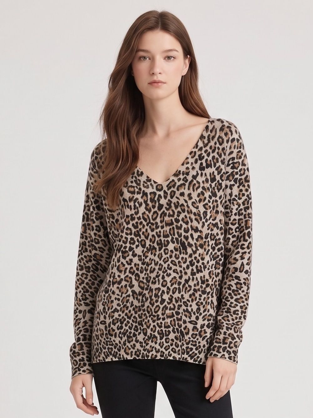 Minnie Rose Leopard Print V-Neck and Back 100% Cashmere Sweater. Mobwife. Luxe.L